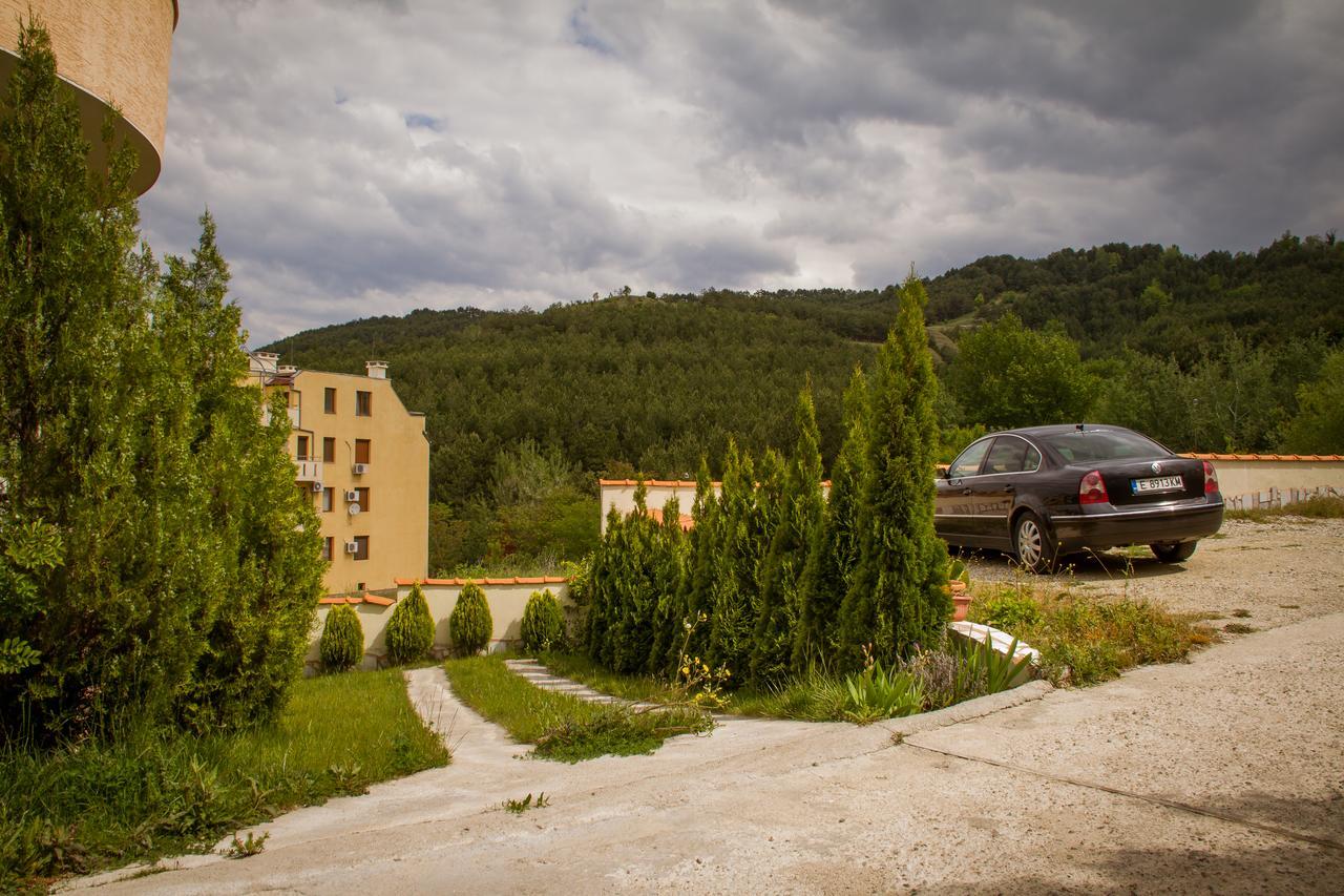 Вихрен-Стаи И Апартаменти За Гости Sandanski Exterior photo